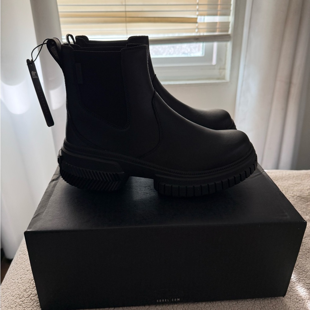 Sorel Black Chelsea Boots